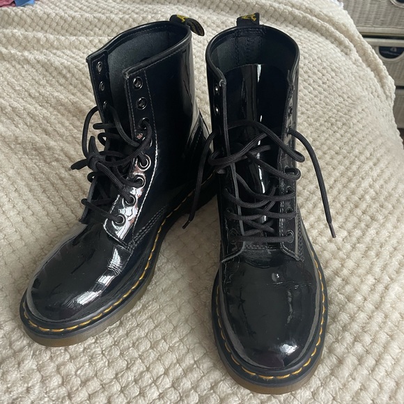 PATENT LEATHER DOC MARTENS 🖤📞♠️ - Picture 8 of 8